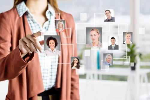 Women using HRIS, representation of how HRIS works